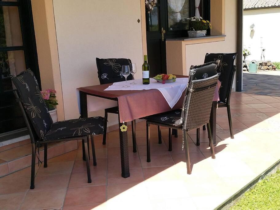 Ferienwohnung Casavitis Erholung Am Weinberg Lontzen Exterior foto